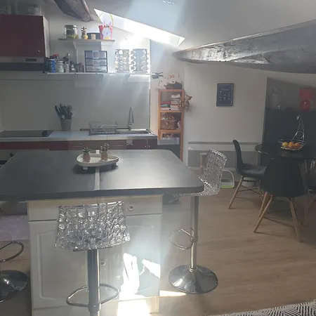 Homestay Grande Chambre Avec Tv Fibre 5g , Lumineuse Et Confortable Pauillac